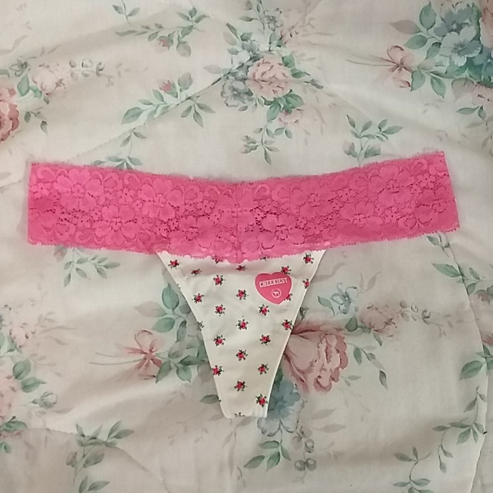 NWT Vintage VS Pink Cotton/Lace Rose Print Thong